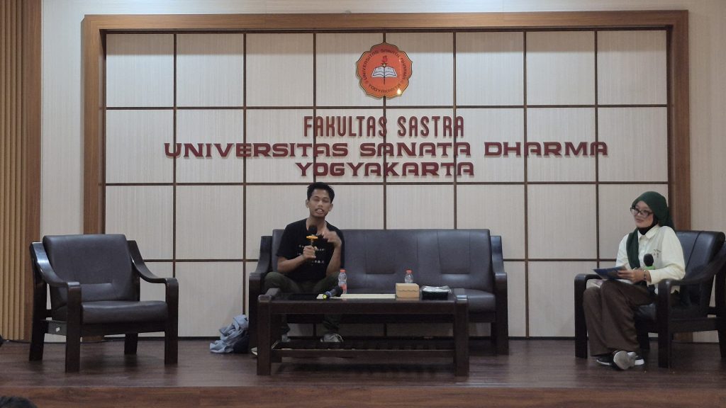 Agus Mulyadi Membeberkan Bumbu Kreatifnya pada Pekan Sastra Sadhar 2026